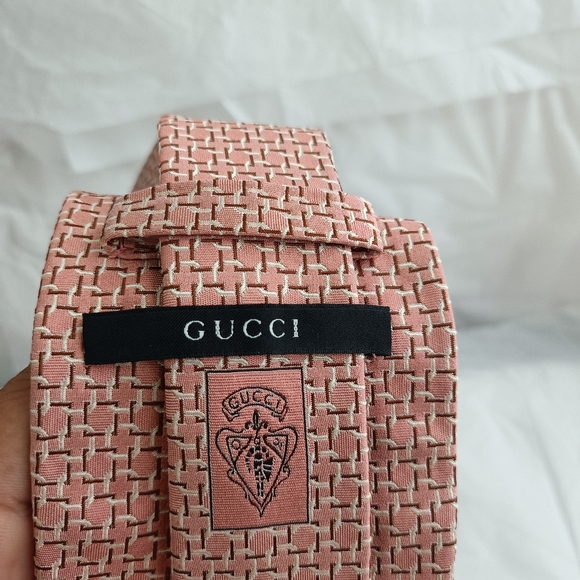 Recent Gucci thick woven luxury Geometric men's silk tie - Picture 1 of 14